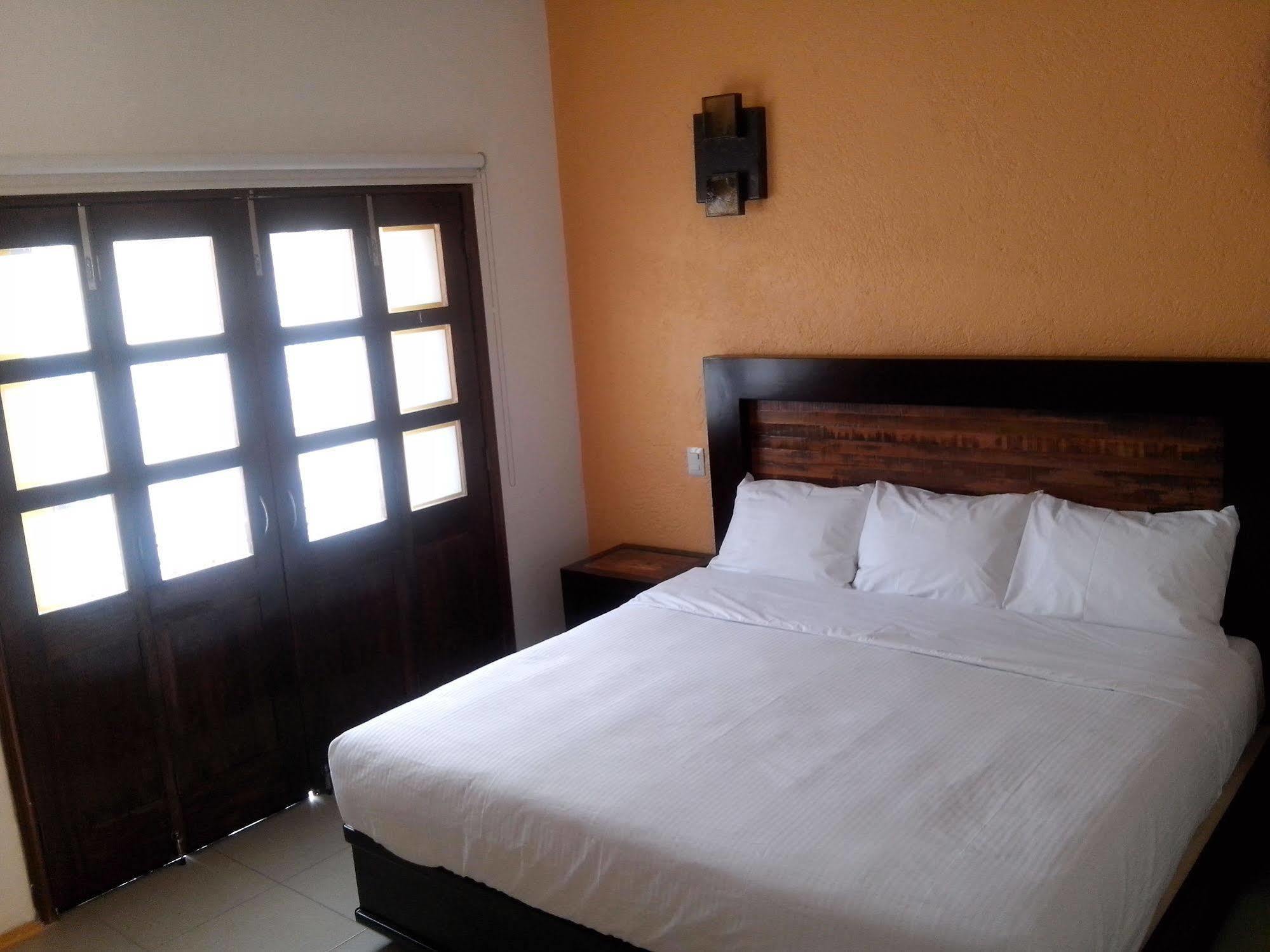 Happy Express Hotel Oaxaca Bagian luar foto