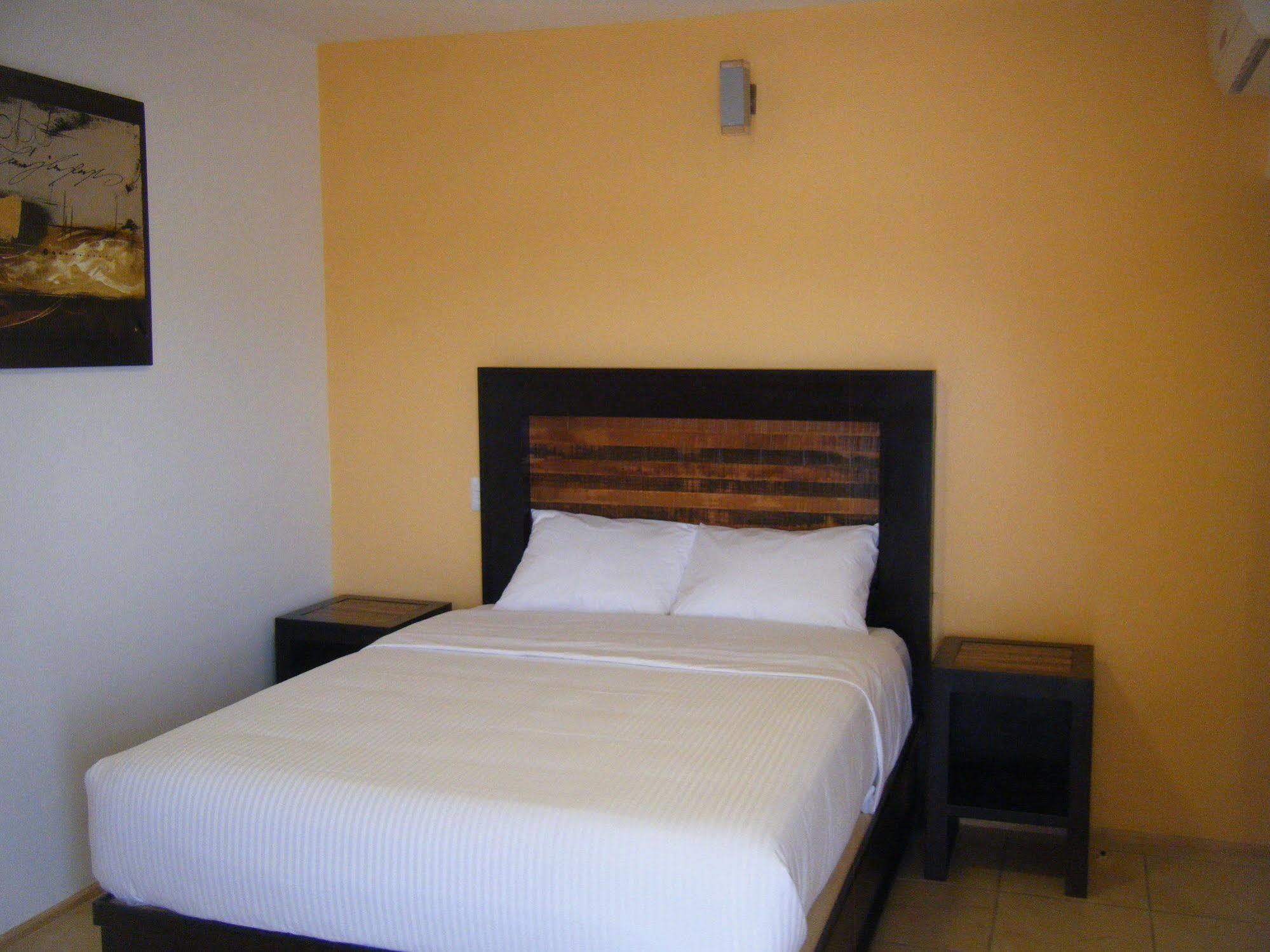 Happy Express Hotel Oaxaca Bagian luar foto